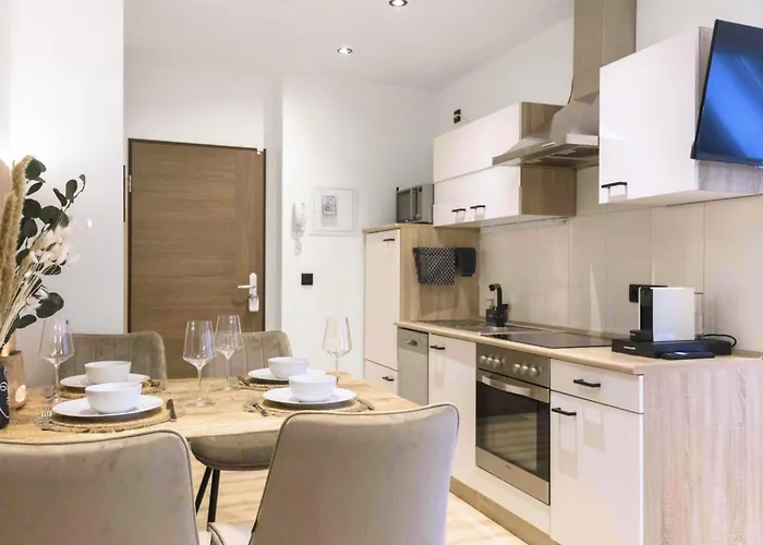 Apartment- Kueche- Parkplatz- Digitaler Check-in By Interhome Hof (Bavaria)